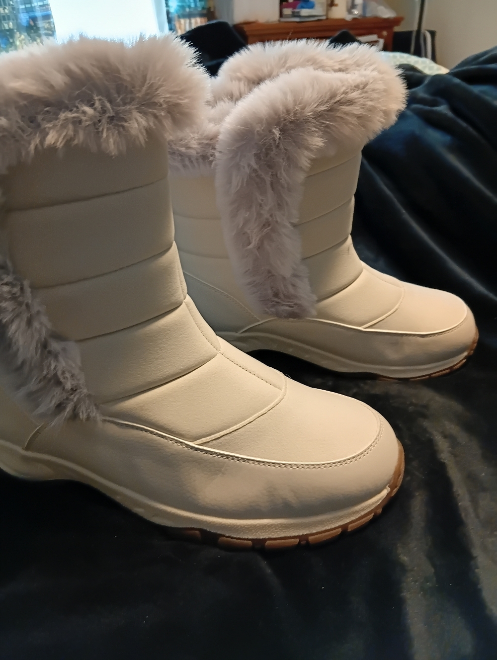 Lands' End Cream Faux Fur Trim Winter Boots
